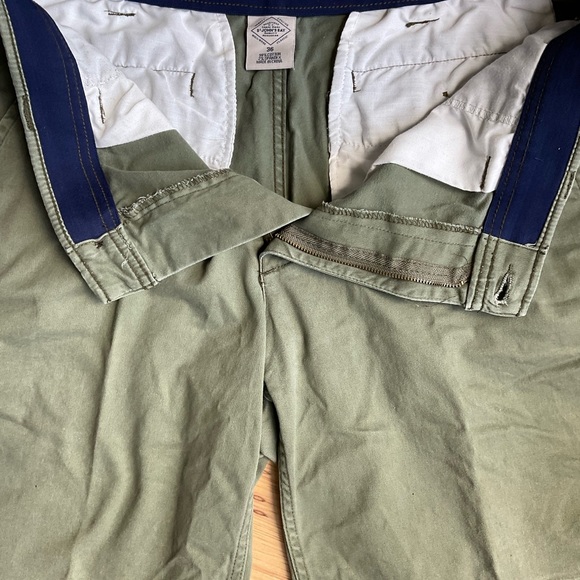 St John’s Bay Olive Green Short, Size 36 - Picture 2 of 7